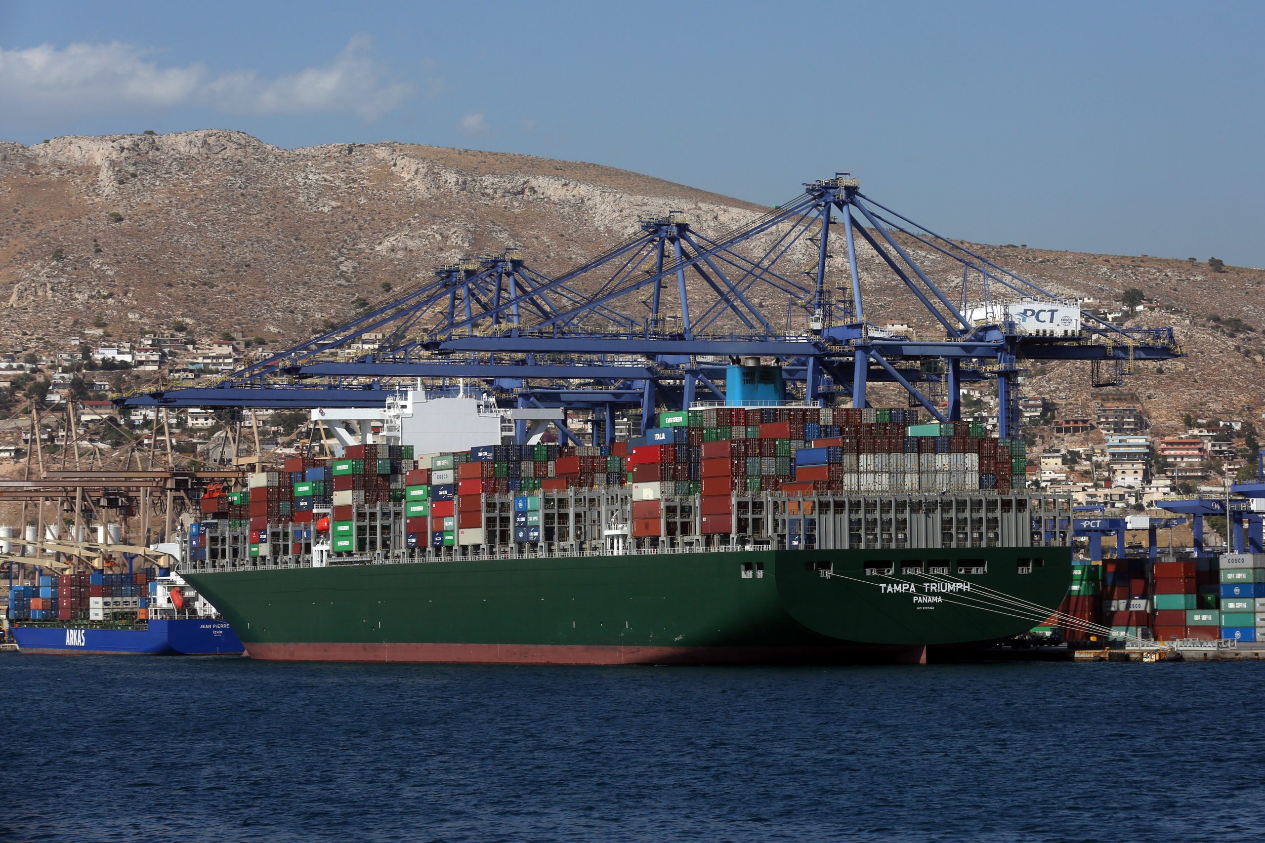 Massive Customs Fraud Uncovered in Piraeus