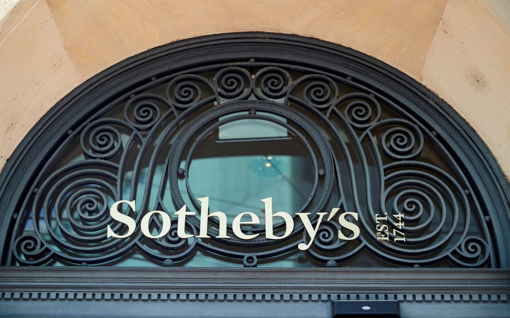 Sotheby’s: Κάνει δωρεάν αποτιμήσεις έργων τέχνης που ανήκουν σε αγγλικούς δήμους;
