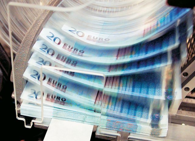 Κατασχέσεις: Κινδυνεύουν 600.000 φορολογούμενοι – Στο στόχαστρο τραπεζικοί λογαριασμοί