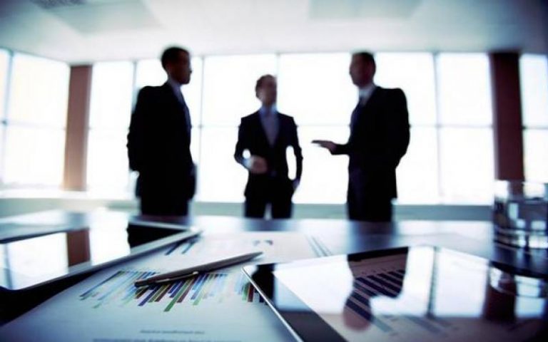 Επιχειρήσεις: Οι CEO’s με το δάχτυλο στη σκανδάλη – Έρχεται «καταιγίδα» συγχωνεύσεων και εξαγορών
