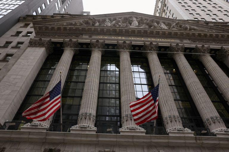 Wall Street: Μικρή άνοδο καταγράφουν τα futures