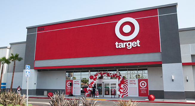 Target: Οι δασμοί Τράμπ «φρενάρουν» τα κέρδη της 7ης μεγαλύτερης αλυσίδας σούπερ μάρκετ στις ΗΠΑ