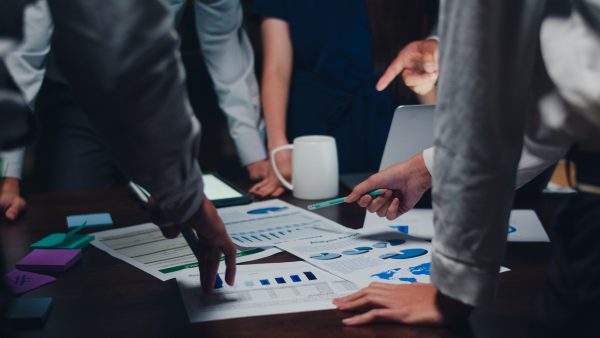 ΣΕΒ: Δειλιάζουν για την AI, ανενημέρωτες για την πράσινη μετάβαση, οι επιχειρήσεις