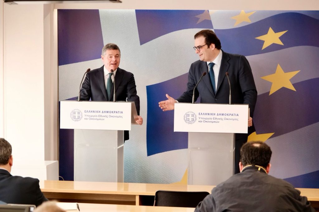Πιερρακάκης: Συνάντηση με τον πρόεδρο του Eurogroup Πασκάλ Ντόναχιου – Τι συζήτησαν