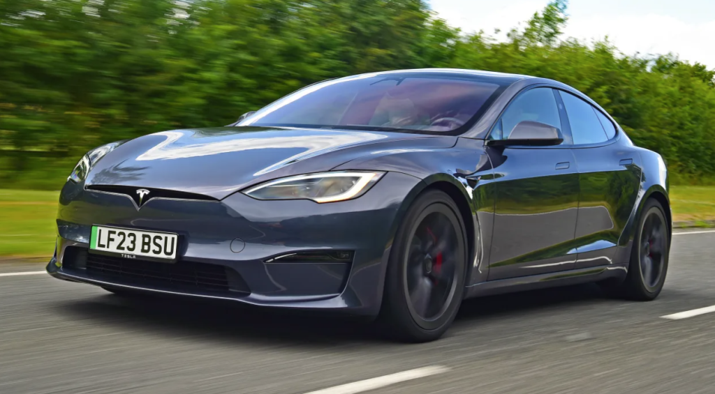 Tesla: Αφαίρεσε την επιλογή αγοράς για νέα μοντέλα S και X από τον ιστότοπο της στην Κίνα