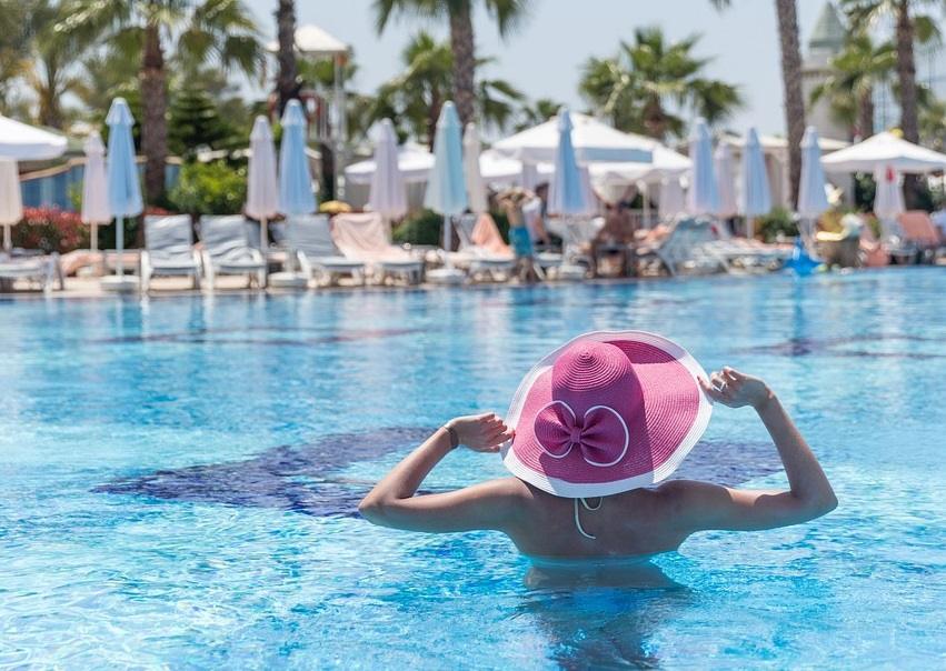 Ταξίδια: Ήρθε η εποχή της εξαφάνισης των προσιτών καλοκαιρινών αποδράσεων